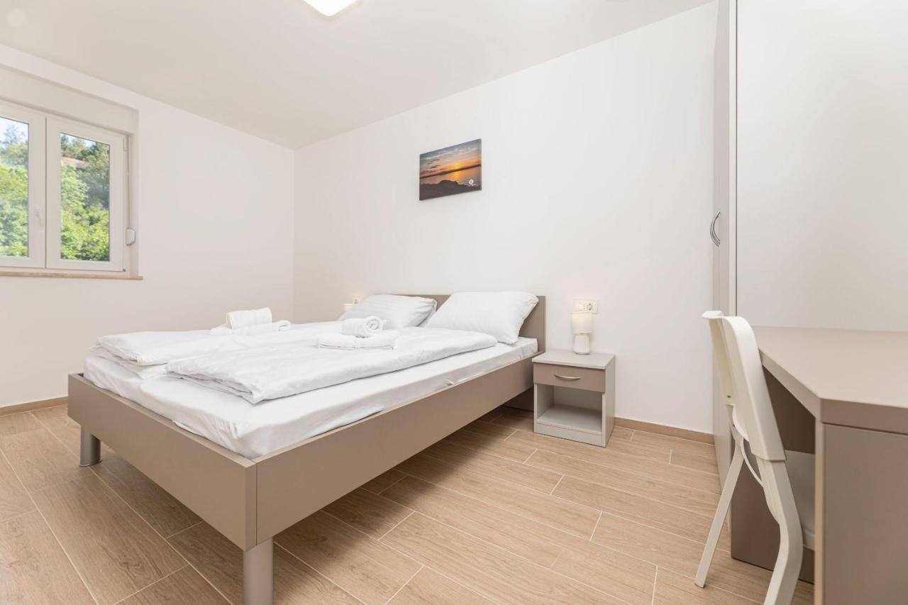 סולינה Apartments Sucic 2 מראה חיצוני תמונה