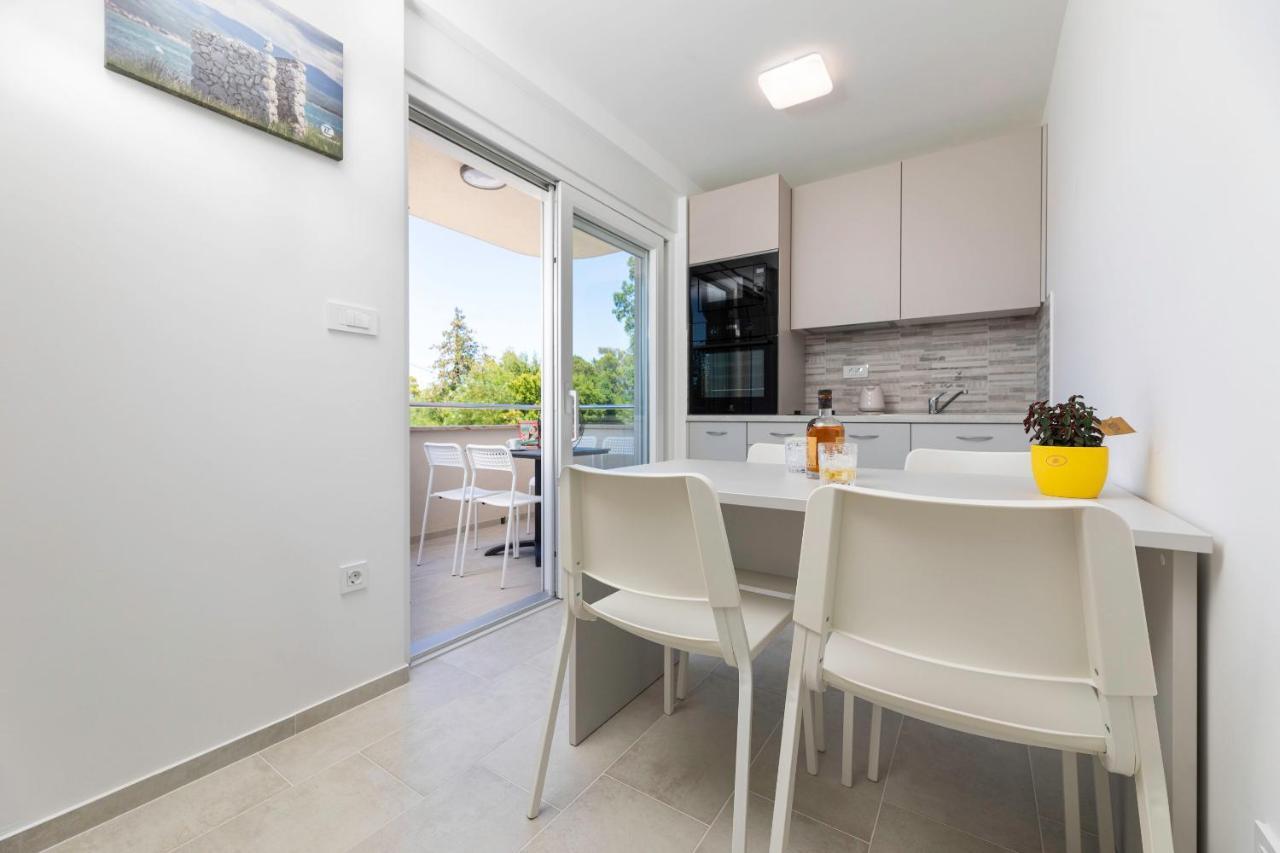 סולינה Apartments Sucic 2 מראה חיצוני תמונה