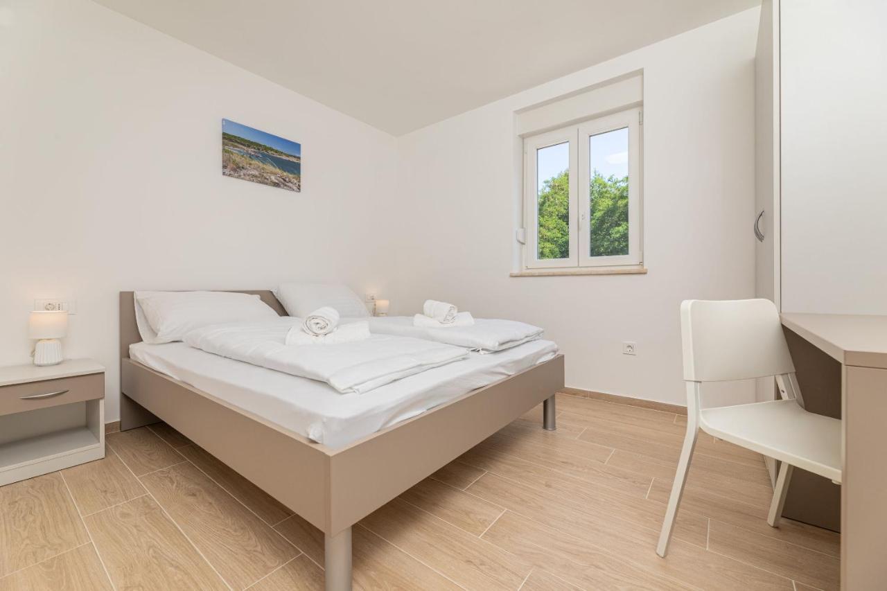 סולינה Apartments Sucic 2 מראה חיצוני תמונה