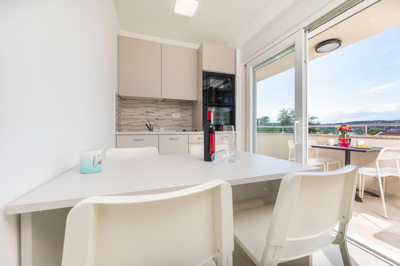 סולינה Apartments Sucic 2 מראה חיצוני תמונה
