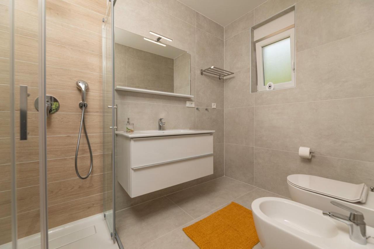 סולינה Apartments Sucic 2 מראה חיצוני תמונה