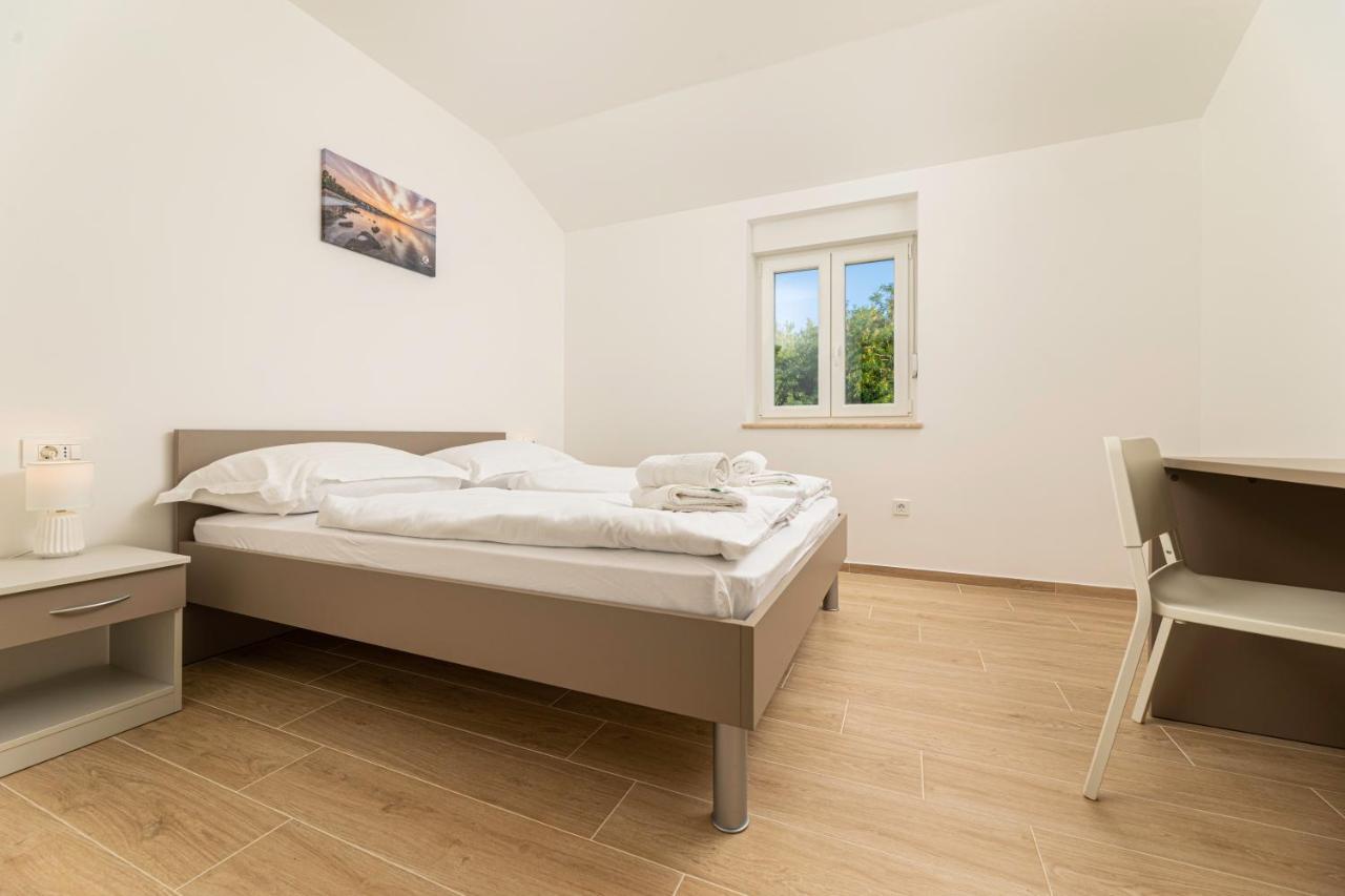 סולינה Apartments Sucic 2 מראה חיצוני תמונה