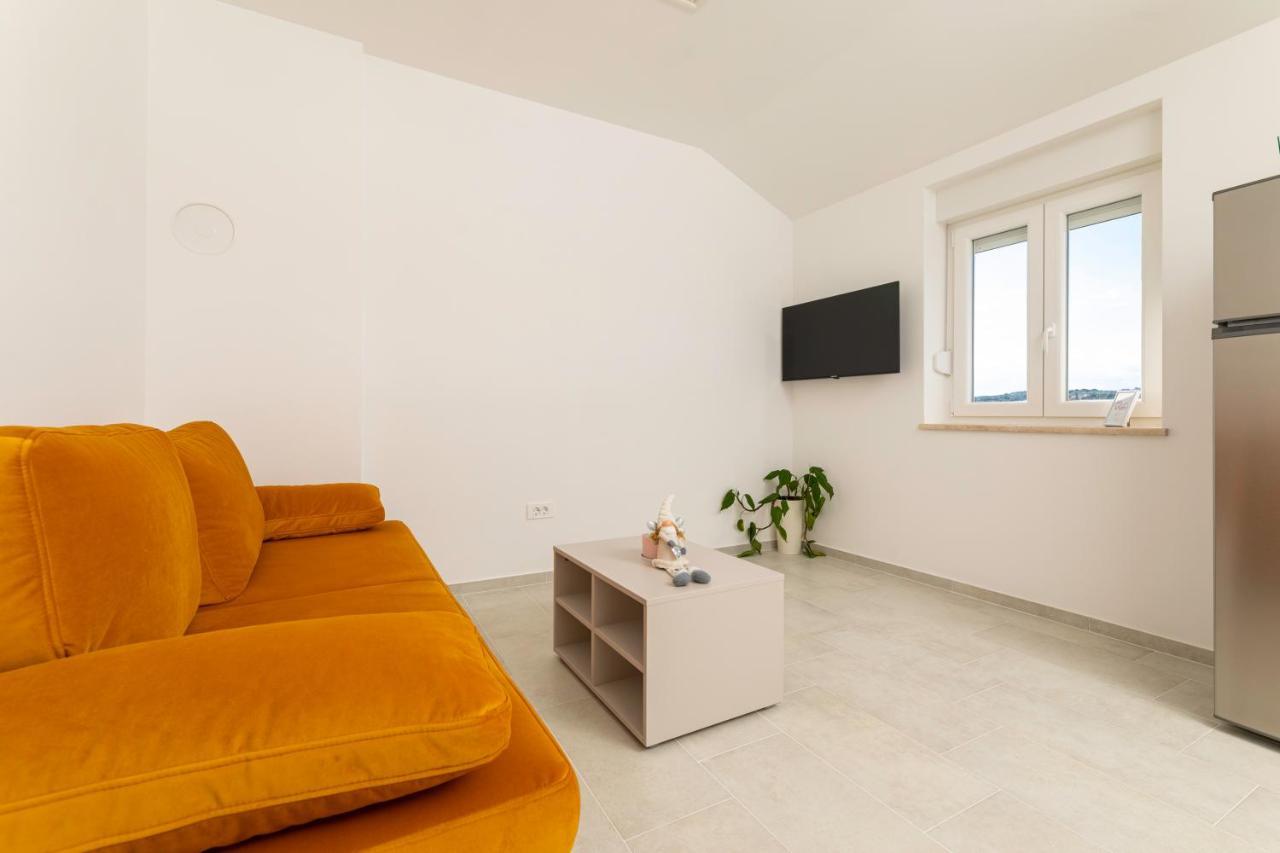 סולינה Apartments Sucic 2 מראה חיצוני תמונה