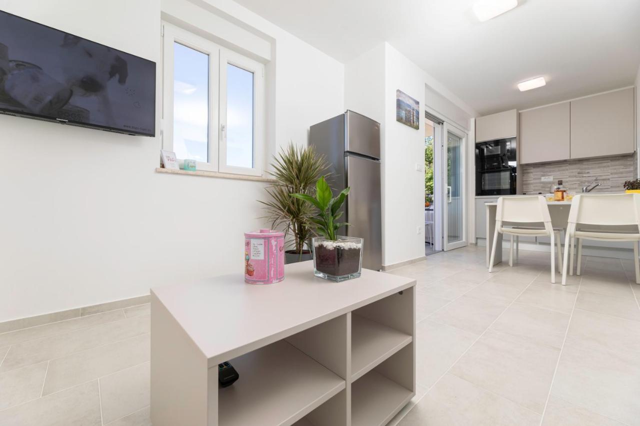 סולינה Apartments Sucic 2 מראה חיצוני תמונה